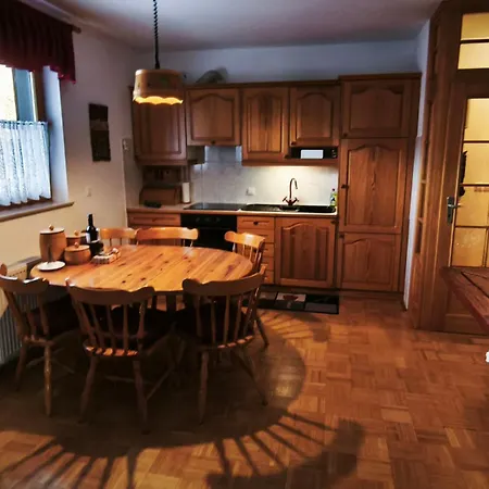 Vintage Alpine Apartment *